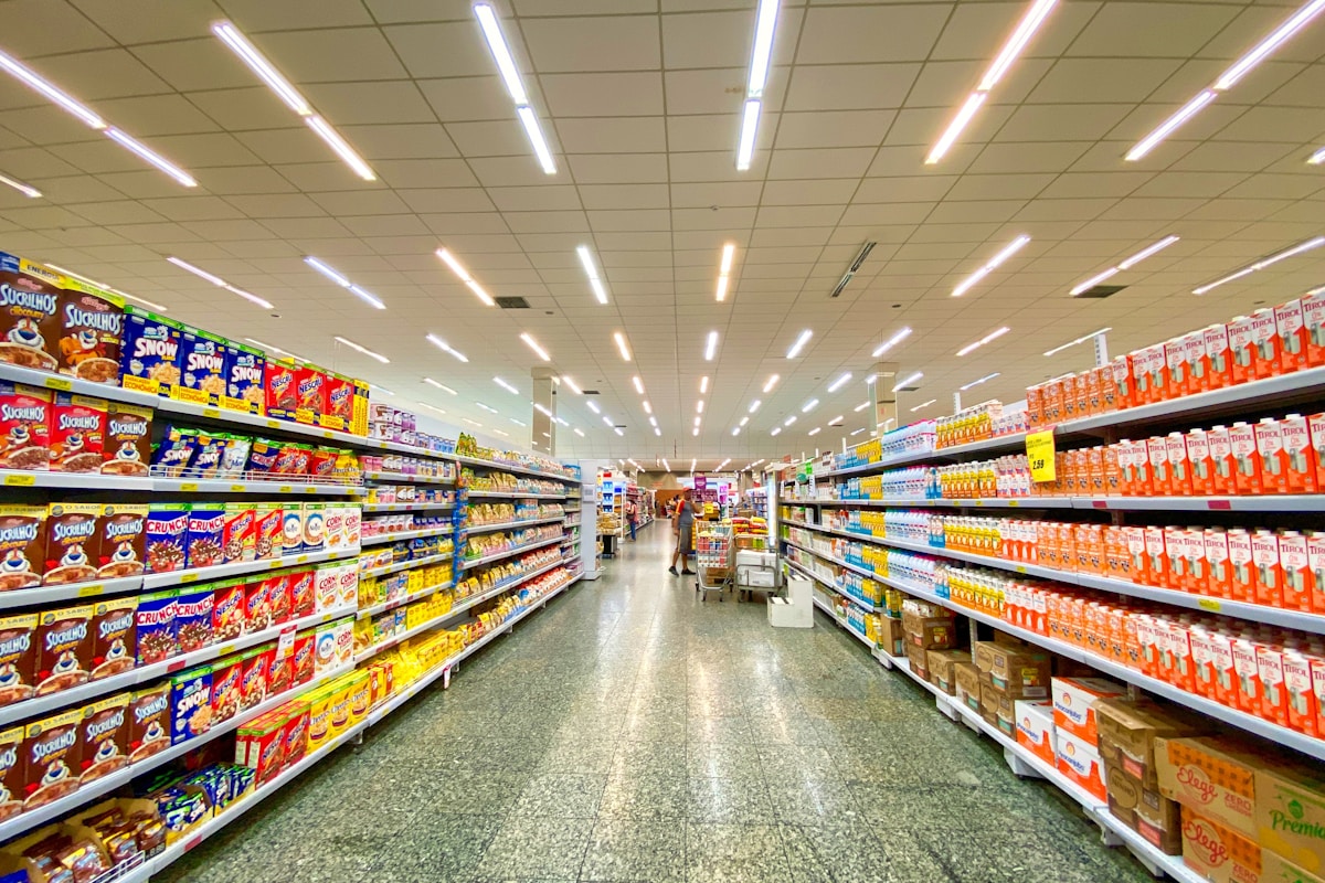 Pasokan Camilan untuk Jaringan Minimarket Daerah